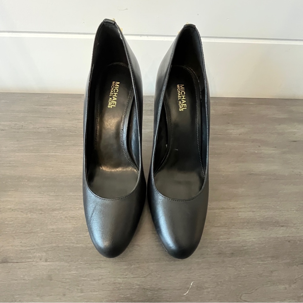 Michael Kors Black Leather Heels Sleek Silhouette